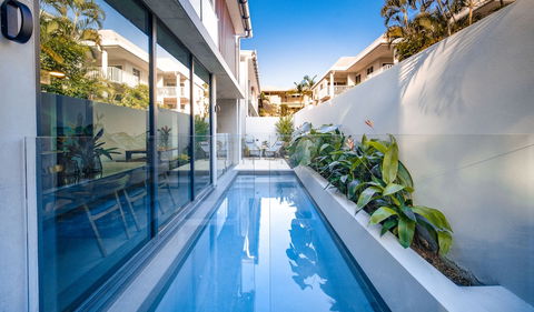 Aria Port Douglas Villas - Redcliffe Tourism 3