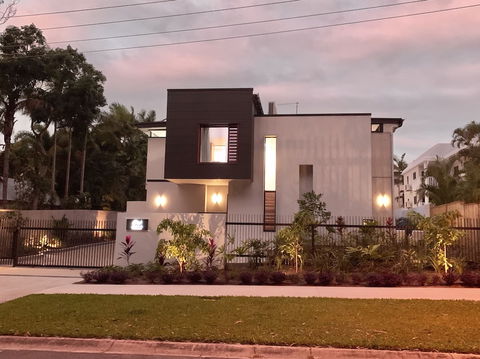 Aria Port Douglas Villas - Redcliffe Tourism 2