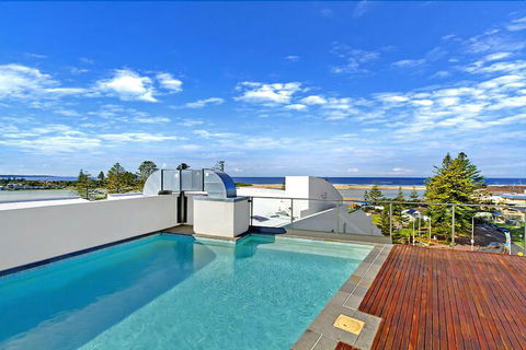 Coast Luxury Apartment 32 - Redcliffe Tourism 1