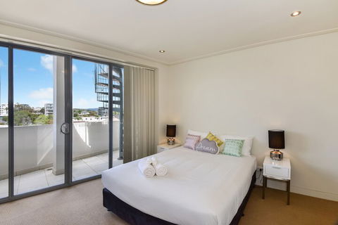 Coast Luxury Apartment 32 - Redcliffe Tourism 3