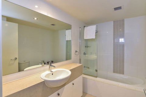 Coast Luxury Apartment 32 - Redcliffe Tourism 4