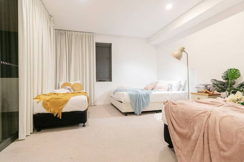 A19 Darling Harbour 2 BDR APT - Redcliffe Tourism 5