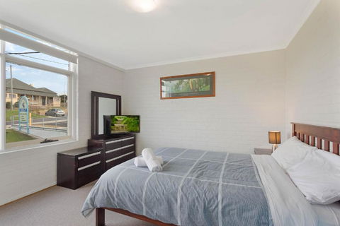 Whalevue Unit 2 - Redcliffe Tourism 2