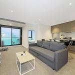 A Modern & Central Apt With Beautiful City Views - Redcliffe Tourism 0