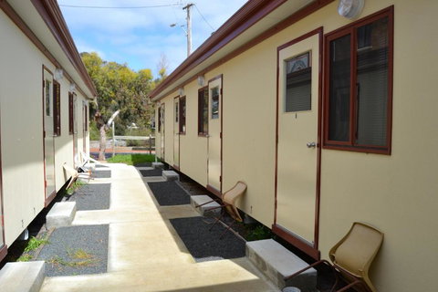 Exchange Hotel Greenbushes - Redcliffe Tourism 5