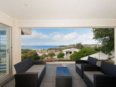 Forever Fingal At Fingal Bay - Redcliffe Tourism 1