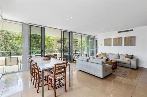 COTTON BEACH 94 MID FLOOR PENTHOUSE - Redcliffe Tourism 0