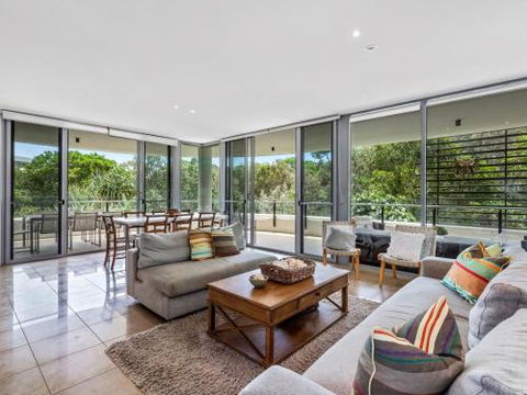 COTTON BEACH 94 MID FLOOR PENTHOUSE - Redcliffe Tourism 5