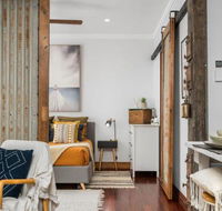 Black Beauty Studio - Redcliffe Tourism