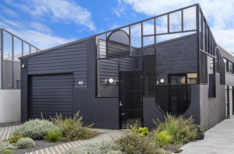 Allure On Barclay - Redcliffe Tourism 6