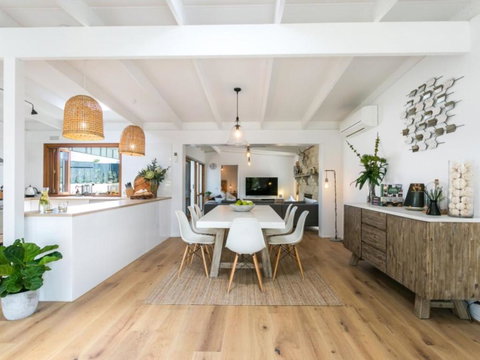 Stunning Sorrento Escape With Pool - Redcliffe Tourism 3