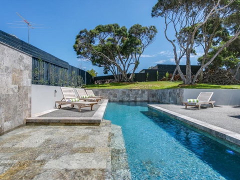 Stunning Sorrento Escape With Pool - Redcliffe Tourism 4