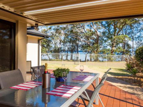 Loralyn In Sanctuary Point 4pm Check Out Sundays - Redcliffe Tourism 0