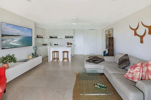 SPECTACULAR OCEAN FRONT Sounion6 - Redcliffe Tourism 1