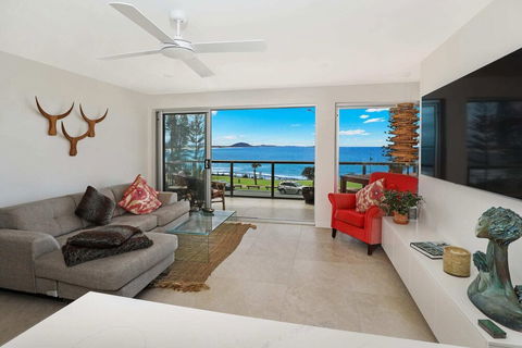 SPECTACULAR OCEAN FRONT Sounion6 - Redcliffe Tourism 5