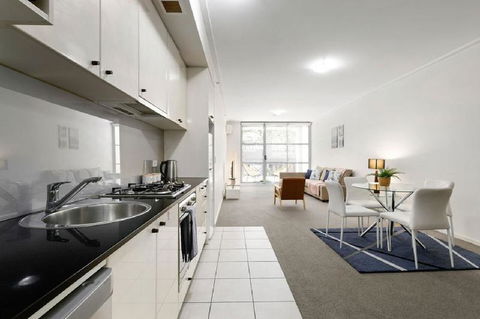 A Modern & Cozy Studio Next To Darling Harbour - Redcliffe Tourism 3