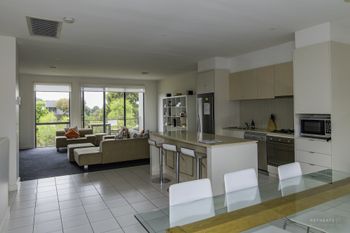 Stylish 3 Bedroom Condo - Redcliffe Tourism 0