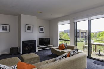 Stylish 3 Bedroom Condo - Redcliffe Tourism 1