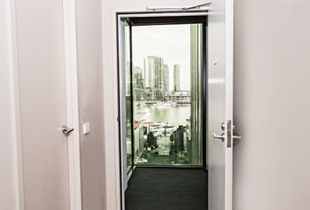 Executive Stay - Redcliffe Tourism 1