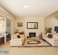 Harbourfront Retreat - Redcliffe Tourism
