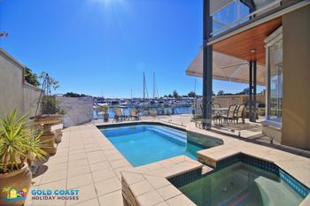 Harbourfront Retreat - Redcliffe Tourism 2