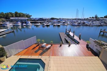 Harbourfront Retreat - Redcliffe Tourism 3