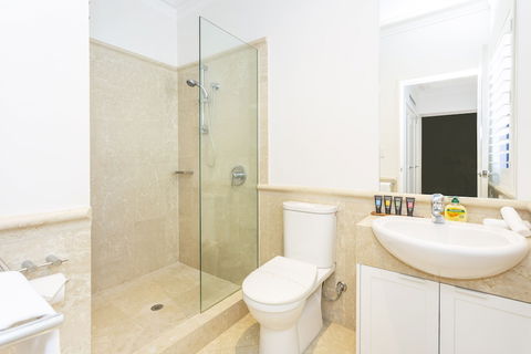 Cottesloe Waters Apartment - Redcliffe Tourism 1