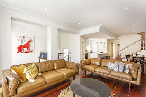 Cottesloe Waters Apartment - Redcliffe Tourism 6