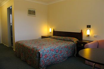 Colonial Motor Inn Lithgow - Redcliffe Tourism 1
