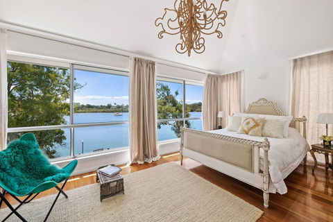 Summerville House - Redcliffe Tourism 3