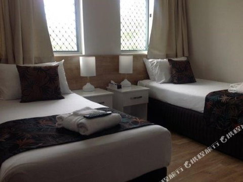 BEST WESTERN CASTLE LODGE MOTEL - Redcliffe Tourism 5