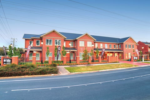 BEST WESTERN Plus Bolton On The Park - Redcliffe Tourism 1