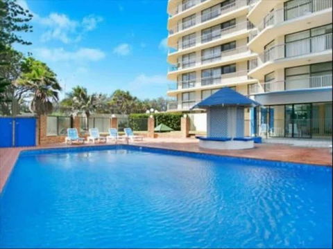 Absolute Beachfront With Views 2BR Apt - Redcliffe Tourism 2