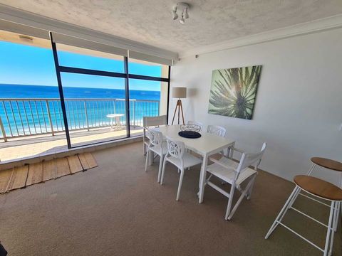Absolute Beachfront With Views 2BR Apt - Redcliffe Tourism 6