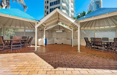 Absolute Beachfront With Views 2BR Apt - Redcliffe Tourism 0