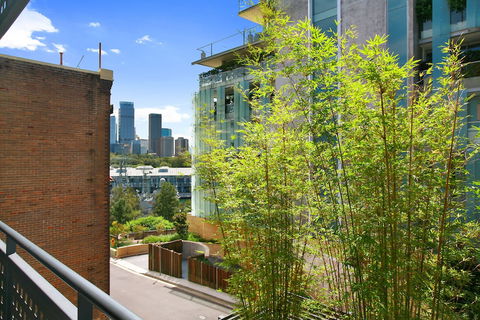 I Can View Woolloomooloo - Redcliffe Tourism 5