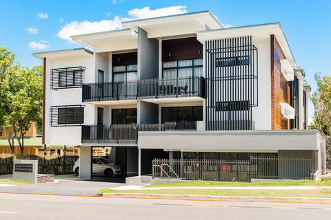 Round About Bulimba - Redcliffe Tourism 6