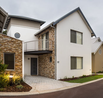 Forte Capeview Apartments - Redcliffe Tourism 2