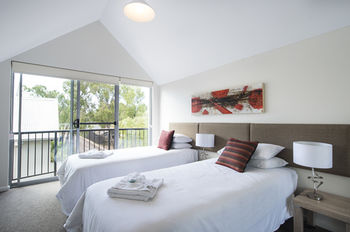 Forte Capeview Apartments - Redcliffe Tourism 4