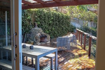 Beach House Large Outdoor Living H416 - Redcliffe Tourism 3