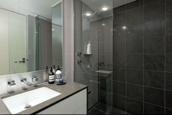 Elegant Elizabeth Bay H374 - Redcliffe Tourism 1