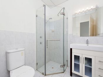 Sandy Point Road Unit 337 265 Pacific Blue - Redcliffe Tourism 5