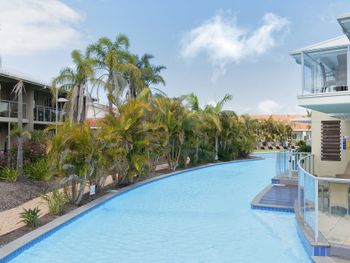 Sandy Point Road Unit 337 265 Pacific Blue - Redcliffe Tourism 4