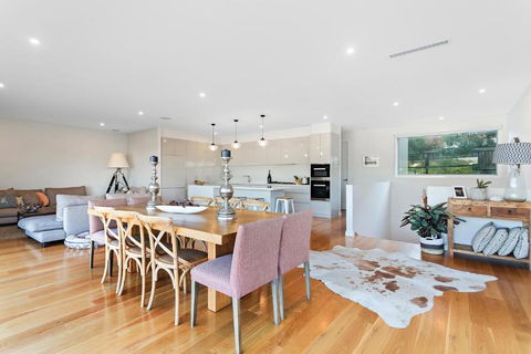 Azure Oasis - Redcliffe Tourism 3