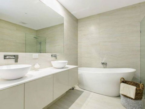 Azure Oasis - Redcliffe Tourism 5