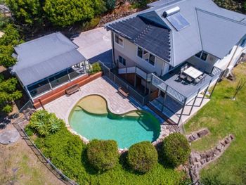 Lugarno House - Redcliffe Tourism 0