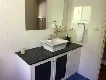 Lugarno House - Redcliffe Tourism 2