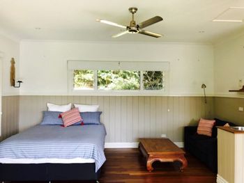 Lugarno House - Redcliffe Tourism 6