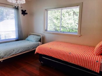 Lugarno House - Redcliffe Tourism 5