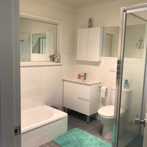 WAVES At MOLLYMOOK - Redcliffe Tourism 3